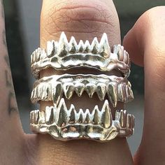 00s Mode, Grunge Jewelry, Dope Jewelry, Estilo Punk, Funky Jewelry, Jewelry Inspo, Aesthetic Vintage, Pretty Jewellery, Piercing Jewelry