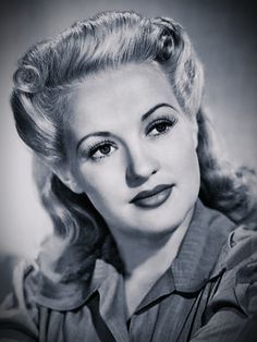 Betty Grable Hair, Betty Garble, Classy Celebrities, 1940s Actresses, 1940s Makeup, 1940s Hair, Historical Hairstyles, Hollywood Photography, Betty Grable