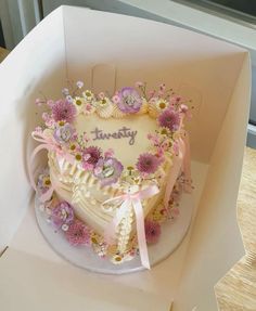 20th Birthday Cake, Floral Birthday Cake, Cake With Roses, 19th Birthday Cakes, 20 Birthday Cake, Heart Shaped Cake, Cake With Flowers, Vintage Birthday Cakes, Girly Cakes