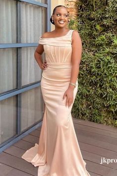 Long Trumpet Bridesmaid Dress Styles, Champagne Wedding Guest Dresses Beige One-shoulder Wedding Dress, Beige One-shoulder Dress For Wedding, Fitted Champagne Gown For Bridesmaids, African Bridesmaid Dresses, Long Slip Dress, Cowl Dress, Bridesmaid Dress Styles, Bridesmaid Style, Champagne Wedding