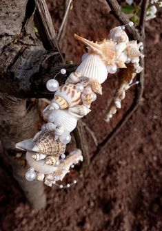 Meerjungfrau Krone, Muschel Krone, Muschel Haarband, Meerjungfrau Tiara, Muschel Stirnband - Etsy.de How To Make A Shell Crown, Sea Shell Crown Headpieces, Pearl Crown Mermaid, Seashell Headband, Seashell Crown Mermaid, Seashell Crown, Mermaid Crown, Tiara, Sea Shells