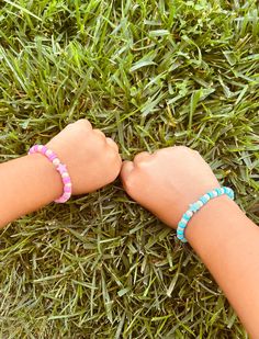 This cute BFF set is perfect for two besties! One bracelet is pink, and the other is blue and they each have a star on them. This can also be a perfect gift that anyone can enjoy! Feel free to contact me if you have an problems/questions :) -FREEBIES- 🤍Every item you buy comes with freebie stickers, and candy 🤍 Bracelets Preppy, Star Bracelets, Freebie Stickers, Two Besties, Bracelets Cute, Preppy Bracelets, Bff Bracelets, Bracelet Inspo, Handmade Jewelry Tutorials