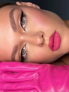 Pink Makeup Looks, Bold Lipstick Makeup, Pink Lipstick Makeup, Pink Lips Makeup, Mekap Mata, 20 Makeup, Bold Eyeshadow, Bold Makeup Looks