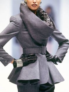 Buy Inexpensive Jackets at Stylewe online store, SPU: 11OJA9T3432, Color: Gray, Accessories:Scarf, Waistlines:High Waist. Grey Coat, Mode Vintage, Mode Inspiration, Look Chic, Look Fashion, Passion For Fashion, Autumn Winter Fashion, High Fashion, What To Wear