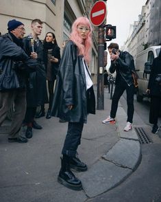 Techno Style, Mode Inspiration, Streetwear Fashion Outfits, Estilo Harajuku, Rave Outfit, Mode Inspo, Soft Grunge, Harajuku Fashion, Doc Martens