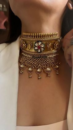 Good Choker Necklace, Chokar Design Jewelry In Gold Latest, Royal Jewelry Aesthetic, Indian Hand Jewelry, Rose Gold Jewelry Outfit, Indian Traditional Jewellery, Choker Gold Necklace, Etsy Jewelry Necklace, Festive Accessories