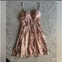 Rose Gold Snake Print Dress. New With Tags Pink Mini Dress With Sweetheart Neckline And Lining, Snake Print Dress, Gold Snake, Snake Print, Pink Gold, Dresses Xs, Pink And Gold, Print Dress, Vintage Dresses