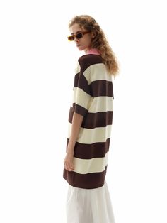 MO&Co. Women's Contrast Collar Striped Dress Unique and stylish in design, this dress features a contrasting polo collar that creates a strong visual contrast with the body. The main part adopts a bold and eye-catching wide stripe pattern, which stretches the overall lines. The loose tailoring design makes it easy to accommodate various body shapes, and the just right mini length not only retains the playfulness and vitality of women, but also is stable and generous, making it easy to control wh