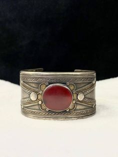 Its Handmade Beautiful Sterling Silver Very Old Vintage Bangle/ Bracelet With Natural Ancient Yemani Agate Stone Its Beautiful Handmade And It have Gold Work On it Material Silver And Gold Gemstone Agate Stone Size 7US Handmade Adjustable Ruby Bracelets, Handmade Adjustable Ruby Bracelet, Handmade Ruby Bangle Bracelet, Adjustable Red Cabochon Jewelry, Handmade Red Ruby Bracelets, Unique Red Bangle Jewelry, Red Carnelian Bohemian Bracelets, Vintage Cuff Bracelet With Natural Stones Gift, Ceremonial Red Gemstone Jewelry