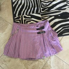 Lazy Oaf X Daddy Bears Plaid Skirt Size 22 Uk Brand New Equates To Us 18 Waist Apprx 40 Around Better Fits 16 Removable Chain Sold Out Y2k Style Pink Mini Skirt, Trendy Pink Cotton Pleated Skirt, Y2k Pink Skort For Spring, Pink Y2k Skort For Spring, Pink Cotton Pleated Mini Skirt, Pink Cotton Mini Pleated Skirt, Pink Pleated Cotton Mini Skirt, Pink Pleated Cotton Skort, Trendy Pink Pleated Skirt Bottoms