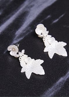 Simple White Leaf Acrylic Drop Earrings925 Silver.Made of fine Acrylic.Measurement: 3.7cm/1.443" * 2cm/0.78". Matches easily with daily hairstyle, dresses & Shirts Drop Earrings Simple, Daily Hairstyles, White Leaf, Simple Earrings, Drop Earrings, White, Hair Styles