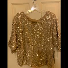 Nwt Nicole Miller Beautiful Sequin Blouse. Long Sleeve Tops For Wedding Party Season, Long Sleeve Tops For Wedding And Party Season, Glamorous Short Sleeve Blouse, Chic Festive Evening Tops, Chic Gold Short Sleeve Blouse, Elegant Gold Blouse For Night Out, Summer Formal Sequin Blouse, Elegant Sequined Blouse For Spring, Chic Sequined Tops For Wedding