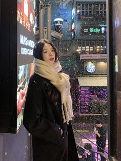 Korea Winter Fashion, Neautral Clothing, Tokyo Winter, Korea Winter, Japan Winter, Christmas Outfit Ideas, Trendy Christmas Outfits, Ski Girl, Korean Casual Outfits