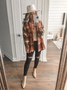 Flannel Outfits Thanksgiving, Nashville Inspired Outfits Winter, Nashville Flannel Outfit, Burnt Orange Flannel Outfit, Cute Plus Fall Outfits Plus Size, Dressed Up Flannel Outfits, Shacket Plus Size Outfit, Flannel Outfits Women Fall, Flannel Thanksgiving Outfit