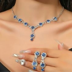 Elegant Silver Plated Dainty Flower Design With Inlaid Shining Rhinestone, Perfect For Daily Outfits And Party Accessories Blue Crystals Stones, Blue Jewelry Set, Blue Crystal Necklace, Crystal Design, Crystal Stones, Fabulous Jewelry, Blue Jewelry, Blue Necklace, Exquisite Jewelry