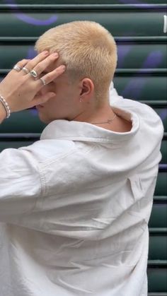 Buzz Cut Aestethic Men, Platinum Blonde Hair Guys, Eminem Haircut, Very Short Hair Men, Black Haircut Styles, Man Cut, Black Haircut, Blonde Platinum