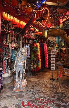 an image of a store that sells new orleans souvenirs and other things to do in new orleans