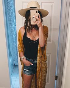 Womens Straw Hats Summer Outfit, Cute Winery Outfits Summer, Pop Concert Outfit Ideas Summer, Destin Outfits, Top Knots, Beach Kimono, Looks Country, Quoi Porter, Outfits Dress