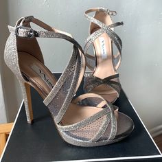 Nina Fenna Platform Stone Glitter Heels Never Worn Nina Shoes, Glitter Heels, Evening Shoes, Shoes Color, Size 7, Glitter, Women Shoes, Heels, Stone