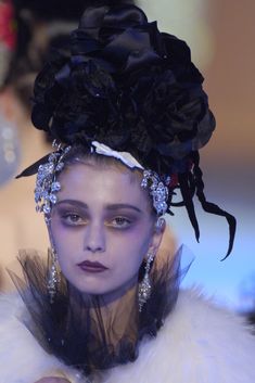 Christian Lacroix Haute Couture, Makeup 2024, Couture Makeup, Photoshoot Inspo, So Creative, Christian Lacroix, Close Up Photos, Couture Collection, Headdress