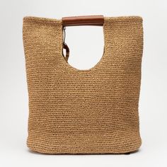 100% hecho a mano

 100% hilo de papel.

 100% Cuero Vegetal

 Hecho en Turquía


 Tamaño:

 Altura : 47 cm

 Ancho: 48 cm

 Profundidad: 14 cm

 Altura del mango: 19 cm Beige Rectangular Hobo Bag For Travel, Rectangular Light Brown Beach Bag For Travel, Light Brown Tote Beach Bag, Light Brown Tote Beach Bag For Daily Use, Light Brown Rectangular Hobo Bag For Travel, Casual Light Brown Rectangular Satchel, Light Brown Crochet Shoulder Bag For Travel, Light Brown Shoulder Beach Bag For Daily Use, Brown Rectangular Hobo Bag For Travel