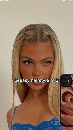 Lust auf einen neuen LookWir verraten dirwelche coolen Frisuren-Trends für kurzemittellange und lange Haare in diesem Jahr über das grösste Trendpotential verfügenWähle deinen Favoriten und ab... Concert Hairstyles Short Hair, Little Braid Hairstyles, Cute Rave Hairstyles, Simple Festival Hair, Bid Day Hairstyles, Going Out Hairstyles Night Club, Picnic Hairstyles, Peinado Aesthetic, Euphoria Theme