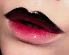 Vampires Kiss, Draculaura Makeup, Halloween Lip Makeup, Lip Makeup Ideas, Vamp Aesthetic, Monster High Makeup, Draculaura Aesthetic, Vampire Bride, Vampire Makeup