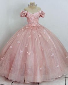 Y2k Quince Dresses, Pink Dama Dresses Quinceanera, Pink Butterfly Quinceanera Dress, Pink Sweet Sixteen Dresses, Light Pink Quince Dresses, Butterfly Quinceanera Dress, Light Pink Quinceanera Dresses, Sweet 16 Dresses Short, White Quince Dresses