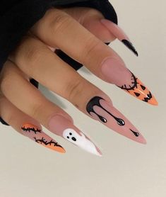 Stilleto Halloween Nails Designs, Spooky Nails Stiletto, Pointy Halloween Nails, Halloween 2023 Nails, Spooky Stiletto Nails, Halloween Stilleto Nail Designs, Spooky Nails Almond, Halloween Stiletto Nails Design