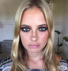 Mia Goth Makeup Look, Mia Connor Makeup, Maxine Mia Goth Makeup, Subtle Cat Makeup, Blonde Dark Feminine Makeup, Pretty Makeup Looks, Makeup Pictures, Makeup Eyeliner, Gorgeous Makeup