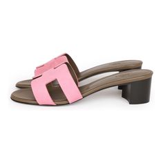 This pair of Oasis sandals are in rose suede and feature the iconic H. Origin: ItalyCondition: Pristine; new or never wornAccompanied by: Hermes box, dustbagsSize: 36.5 EU Designer Low Heel Summer Mules, Luxury Pink Mules For Summer, Luxury Pink Summer Mules, Chic Sandals With Suede Lining For Summer, Pink Suede Open Toe Heels, Pink Leather Sandals With Contrasting Heel, Pink Sandals With Contrasting Heel Counter For Summer, Pink Sandals With Contrasting Block Heel, Pink Block Heel Sandals With Contrasting Heel Counter