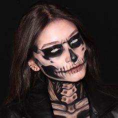 Ghost Face Makeup, Skull Makeup Ideas, Halloween Makeup Inspo, Skull Face Makeup, Beautiful Halloween Makeup, Halloween Makeup Clown, Halloween Costum, Devil Makeup, Vampire Bride