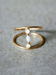 Opal layer ring Jewelry Opal, Body Chains, Free People Clothing, Boho Ring, Pretty Jewellery, Bling Bling, Ring Verlobung, Jewelry Inspiration, Beautiful Jewelry