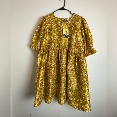 Kika Vargas For Target Gold Flower Puff Sleeves Mini Dress New. Approximate Measurements Laying Flat For The 1x Are - Armpit To Armpit 25” Length In Middle Of Back 37”Measurements For The 2x Are- Armpit To Armpit 26.5” Length In Middle Of Back 37” #210 Short Sleeve Smock Floral Dress For Garden Party, Yellow Puff Sleeve Day Dresses, Yellow Puff Sleeve Daywear Dress, Yellow Cotton Puff Sleeve Dress, Knee-length Cotton Puff Sleeve Dress With Floral Print, Yellow Puff Sleeve Cotton Dress, Yellow Mini Dress With Puff Sleeves And Floral Print, Cotton Puff Sleeve Mini Dress With Floral Print, Yellow Puff Sleeve Mini Dress With Floral Print