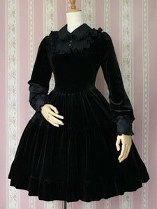 Victorian Maiden, Kei Visual, Aesthetic Clothing, Clothes Ideas, Dark Fashion, Aesthetic Vintage, Lolita Fashion