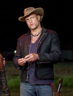 Tallahassee Zombieland, Woody Harrelson, Zombie Apocalypse, Gi Joe, Favorite Celebrities, I Laughed, Zombie, A Man, Movie Tv