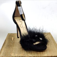 Jessica Simpson Heels / Feathers / Jewels / Size 7.5 Formal Open Toe Sandals With Feathers, Elegant Sandals With Feather Trim For Spring, Feathered Open Toe Sandals For Party, Evening Sandals With Feather Trim And Ankle Strap, Feathered Open Toe Heels For Evening, Chic Ankle Strap Heels With Feather Trim, Chic Open Toe Heels With Feather Trim, Elegant Open Toe Sandals With Feather Trim, Party Sandals With Feathers And Open Toe