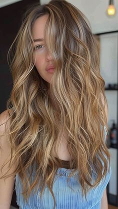 30 Unique Balayage Hair Color Infusions Brain Hair With Highlights, Blonde Highlights On Wavy Hair, Unique Balayage Hair, Hair Couleur, Rambut Brunette, Summer Blonde Hair, Balayage Hair Color, Brown Hair Inspo, Brunette Hair With Highlights