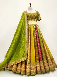 Mehendi outfit Mendhi Lengha Mehndi Outfit, Haldi Lehenga Designs, Mehendi Outfits Bridal Indian, Mehndi Outfit Ideas For Bride, Mehendi Dresses For Bride, Green Dresses For Wedding, Mehandi Outfits Brides, Mehendi Bridal Outfit, Green And Yellow Outfit