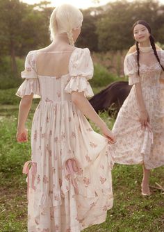 Cottagecore Bridesmaid Dress, Rosé Smile, Flowers Transparent, Rose Flower Design, French Dress, Wool Clothing, Corset Dress, French Style, Pink Floral