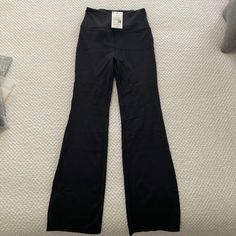 Nwt - Halara Leggings. Xs. Black Halara Leggings, Plain Leggings, Hem Leggings, Flare Yoga Pants, Flare Legging, Jogger Pants Casual, Blue Joggers, Casual Joggers, Casual Wide Leg Pants