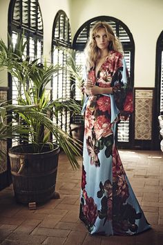 Abito Kimono Cerimonia 2016 Collezione Matilde Cano Spanish Dress, 파티 드레스, Maxi Robes, Looks Chic, Party Looks, Printed Maxi, Printed Maxi Dress, Moda Fashion, Look Fashion