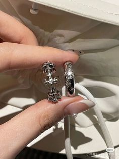 Expensive Rings Aesthetic, Wizard Jewelry, Magical Jewelry, Royal Jewelry, Jewelry Outfit, Chrome Hearts