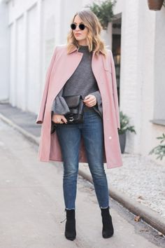 Marks and Spencer M&S Collection 2 Pocket Trench Coat Dusty Pink Grey And Pink Outfit, Pink Coat Winter, Pink Coat Outfit Winter, Pink Grey Outfit, Casual Trench Coat Outfit, Ootd Office, Coats Outfits, Pijamas Women