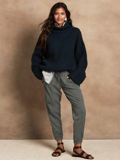 Affordable Relaxed Fit Cargo Pants For Work, Affordable Casual Everyday Joggers, Casual Everyday Joggers At Affordable Price, Cheap Casual Everyday Joggers, Best Leggings For Traveling, Plus Size Styling Joggers, Casual Travel Pants Women, Cheap Casual Relaxed Fit Joggers, Casual Cheap Joggers For Leisure