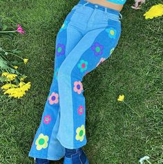 Grunge Accessories, Streetwear Korean, Flower Jeans, High Waisted Flare Pants, Pants Streetwear, Y2k Aesthetic Outfits, Patchwork Denim, Retro Mode, Patchwork Jeans