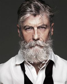 Tipos de barba según la forma del rostro - Alpel Barba Hipster, Older Mens Hairstyles, Old Man Fashion, Man With A Beard, Long Beard, Modern Gothic, Older Man, Male Characters, Grow Beard