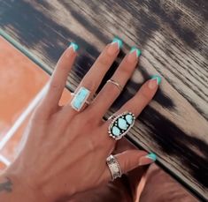 Simple Nail Ideas Western, Country Nail Inspo Short, Simple Accent Nail Ideas, Country Music Concert Nails, Trendy Western Nails, Western Hoco Nails, Basic Western Nails, Boho Western Nails Simple