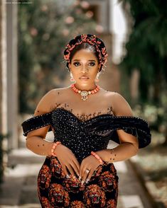 Ishiagu Style For Women, Igbo Dresses For Ladies, Igbo Wedding Dress Nigerian Bride, Traditional Wedding Dress For Bride, Igbo Attire For Women, Igbo Bride Second Outing Dress, Isiagu Styles For Ladies, Igbo Bride Hairstyles, Red Igbo Bride Attire