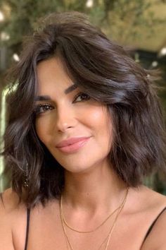 Haircut Short Curtain Bangs, Bob Haircut With Curtain Bangs, Spike Hair, Haircut Inspo, Choppy Bob Hairstyles, Long Bob Haircuts, Lob Hairstyle, Lob Haircut, Trendy Hairstyle